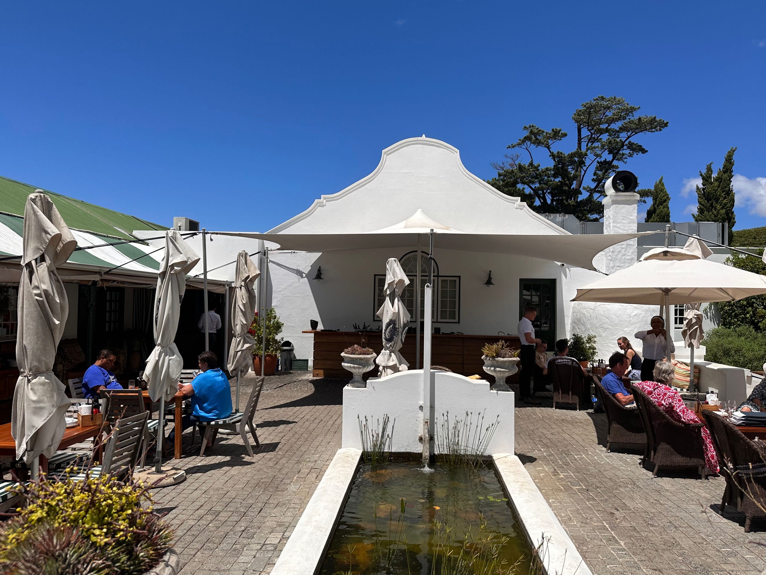 Constantia Glen, Innenhof